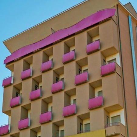 Hotel Atlantic Vista Mare Pesaro Bagian luar foto