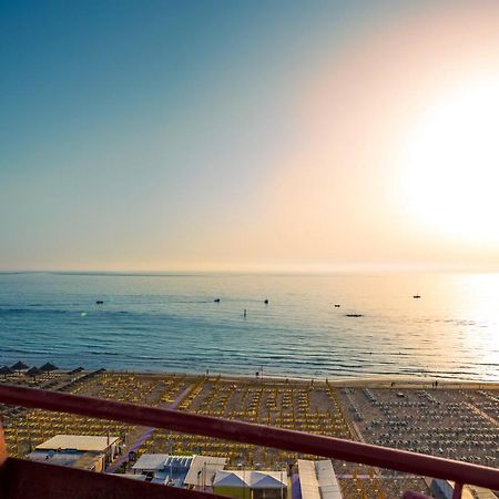 Hotel Atlantic Vista Mare Pesaro Bagian luar foto
