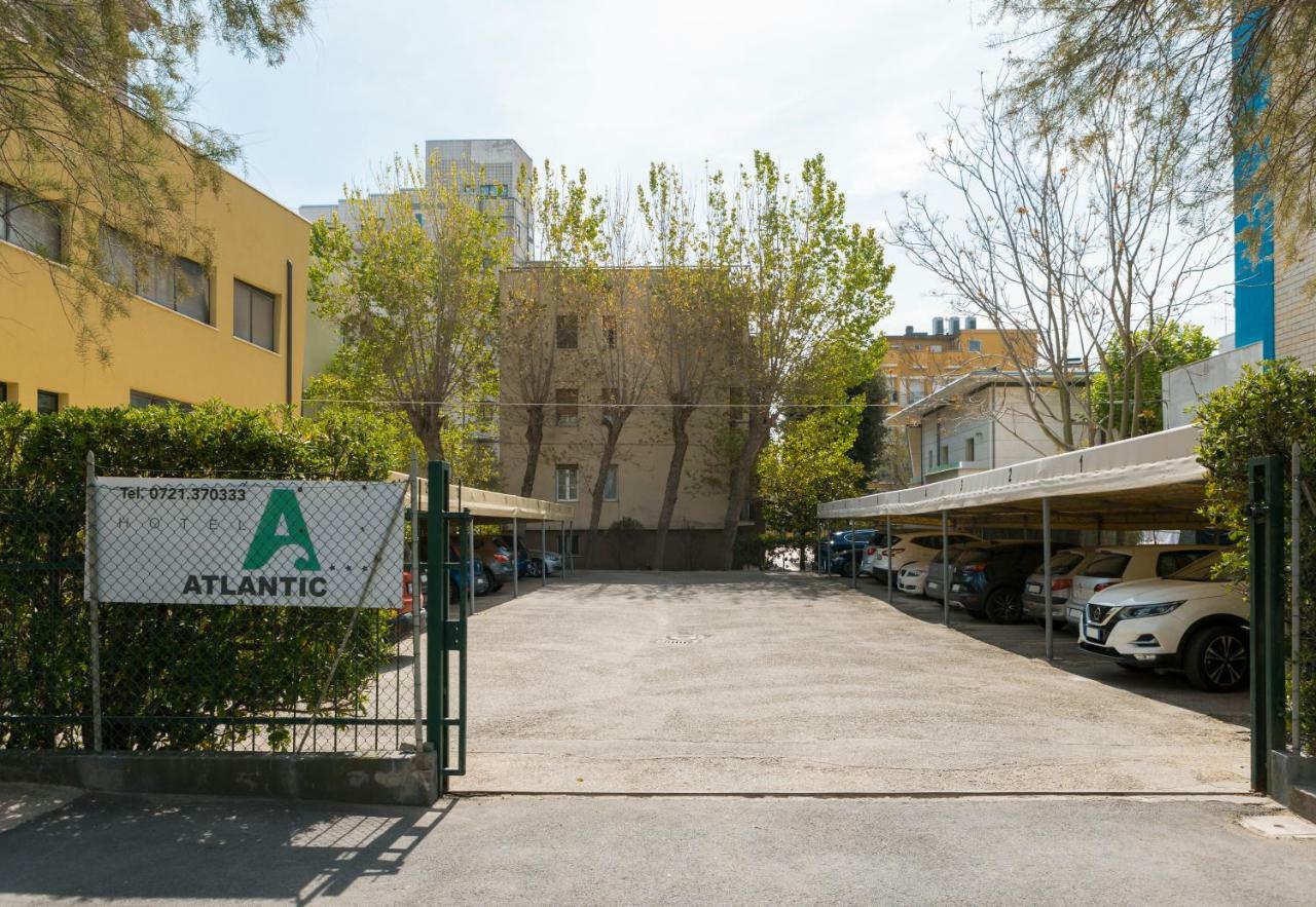 Hotel Atlantic Vista Mare Pesaro Bagian luar foto