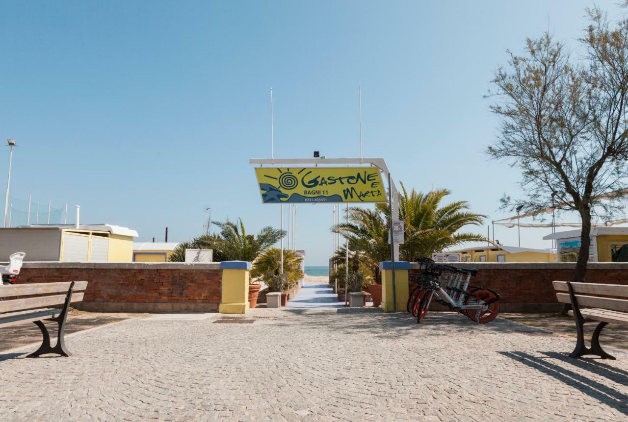 Hotel Atlantic Vista Mare Pesaro Bagian luar foto