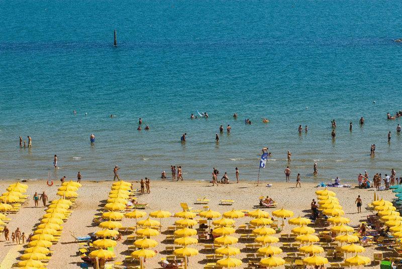 Hotel Atlantic Vista Mare Pesaro Bagian luar foto
